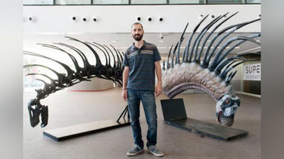 'Argentinada bundan 140 million yil yashagan dinozavrning suyaklari ko`rgazmaga qo`yildi 'ning rasmi