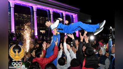 'O`smirlar Olimpiadasi qahramonlari vatanimizda tantanali tarzda kutib olindi'ning rasmi