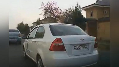 'Toshkentda IIB xodimi qoida buzdi va avariya holatini yuzaga keltirdi (video)'ning rasmi