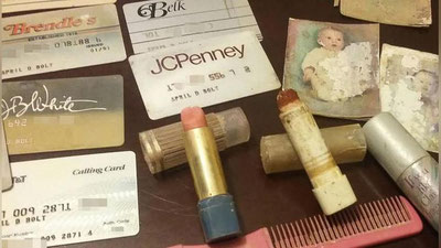 '​АМЕРИКАЛИК АЁЛГА 25 ЙИЛ ИЛГАРИ ЙЎҚОЛГАН СУМКАСИ ҚАЙТАРИЛДИ'ning rasmi