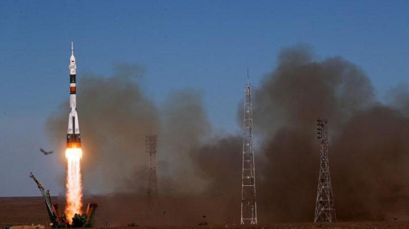 Изрображение 'КОСМОНАВТЫ КОРАБЛЯ "СОЮЗ" ПРИЗЕМЛИЛИСЬ В КАЗАХСТАНСКОЙ СТЕПИ'