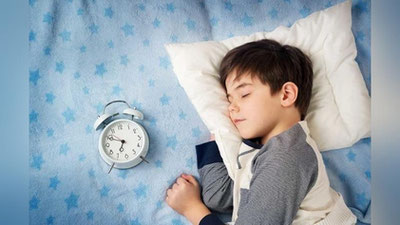 'Bolalar tunda tishlarini nega g`ichirlatadi? Mutaxassis javob berdi'ning rasmi