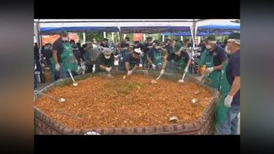 'Boliviyada Yangi yil munosabati bilan ulkan taom tayyorlandi 'ning rasmi