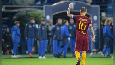'Afsona futbol bilan xayrlashdi'ning rasmi