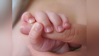 Изрображение 'ПАРА ИЗ КАГАНА "ОЦЕНИЛА" ТРЕТЬЕГО РЕБЕНКА В $5 ТЫСЯЧ'