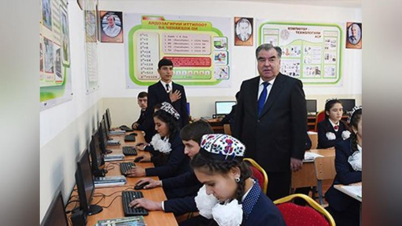 'Tojikistonda maktab qurgan tadbirkorlar soliqdan ozod qilinadi'ning rasmi