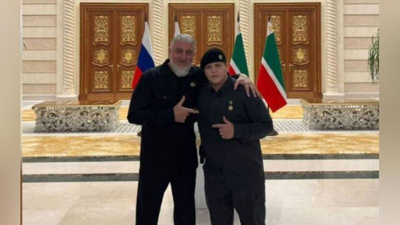 'Рамзан Қодиировнинг 15 ёшли ўғли Чеченистон Республикаси Қаҳрамони унвони билан тақдирланди'ning rasmi