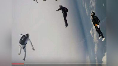 Изрображение 'СМЕРТЕЛЬНЫЙ ПРЫЖОК ПАРАШЮТИСТОВ В ТАТАРСТАНЕ ПОПАЛ НА ВИДЕО'