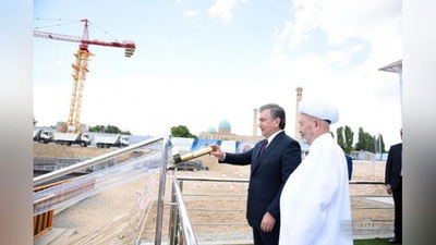 Изрображение 'ПРЕЗИДЕНТ ЗАЛОЖИЛ ПЕРВЫЙ КАМЕНЬ В ФУНДАМЕНТ ЦЕНТРА ИСЛАМСКОЙ ЦИВИЛИЗАЦИИ'