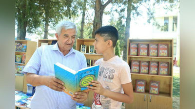 '​Toshkent viloyatining nuroniy otaxon va onaxonlari “Nabiramga  bir kitob” aksiyasi tashabbusi bilan chikdilar 'ning rasmi