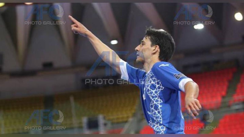 'Ўзбекистонлик футзалчи энг яхши тўпурарга айланди'ning rasmi