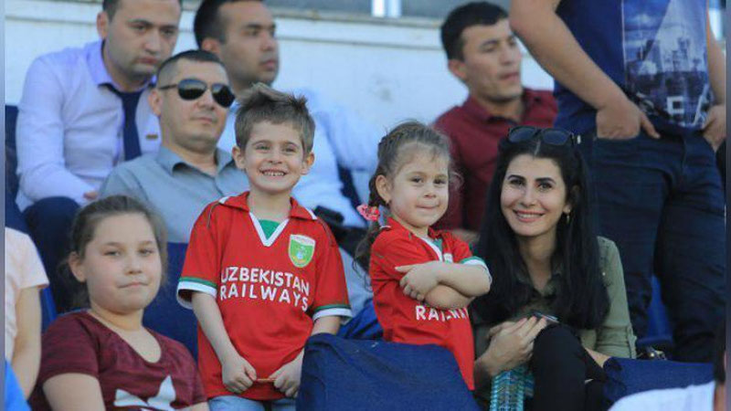 Изрображение 'НА СТАДИОНАХ СОЗДАДУТ СЕМЕЙНЫЕ СЕКТОРЫ'