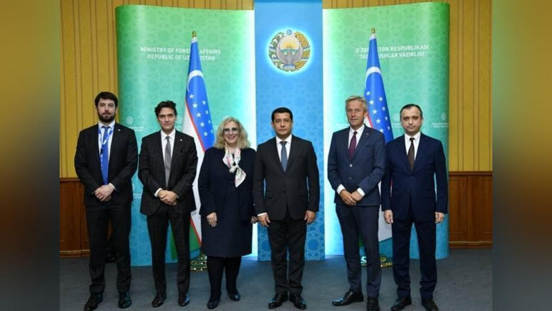 'Хalqaro kuzatuvchi tashkilotlar ishtirokida saylov yuzasidan muloqot bo`lib o`tdi'ning rasmi