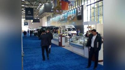 '"O`zekspomarkaz"dagi ko`rgazmada  Rossiyaning yirik sanoat korxonalari o`z mahsulotlarini namoyish etishmoqda'ning rasmi