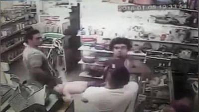 Изрображение 'АРГЕНТИНЕЦ НОКАУТИРОВАЛ МЛАДЕНЦА ВМЕСТО ЕГО ОТЧИМА (ВИДЕО)'