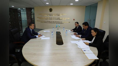 'Xalqaro hamkorlikni rivojlantirish yo`lida 'ning rasmi