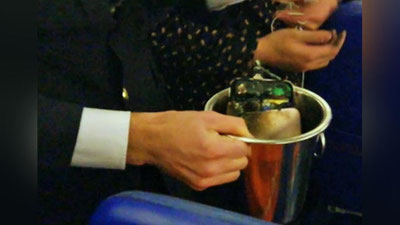 'Самолёт бортида йўловчининг телефони ёниб кетди  (видео)'ning rasmi