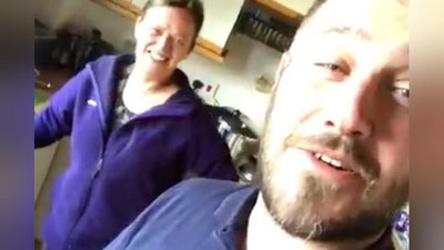 'Birovning uyiga adashib  kirgan piyonista o`sha erda ovqat tayyorlab uxlab qoldi'ning rasmi