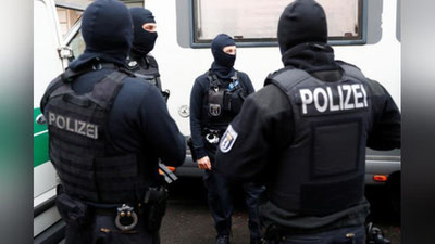 'Germaniyada avtomobil haydovchisi piyodalarni bosib terakt sodir etdi'ning rasmi