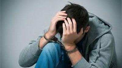 'Онаси туфайли жиноятчига айланаётган болалар'ning rasmi