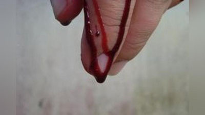 'Farg`onada kelinning boshini uzib, daraxtga ilib qo`ygan qaynotaga sud hukmi o`qildi'ning rasmi