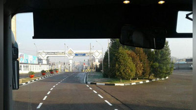 Изрображение 'На узбекско-казахстанской границе скопилось более 3000 соотечественников'