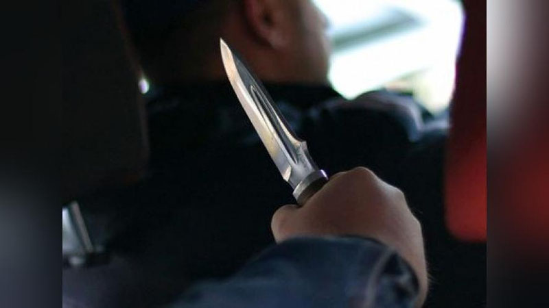 'Farg`onada o`quvchi haydovchiga pichoq urib, avtomobilni olib qochdi'ning rasmi