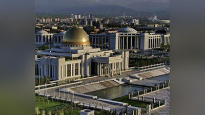 '​O`zbekiston Prezidenti Turkmanistonga keldi'ning rasmi