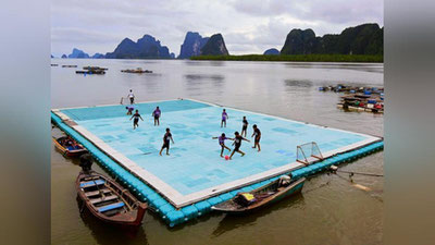 'Tailandda suv uzra futbol matchi bo`lib o`tdi'ning rasmi