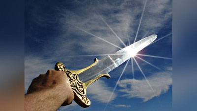 Изрображение 'Фруктовый ниндзя: поставлен рекорд по разрубанию фруктов самурайским мечом (видео)'