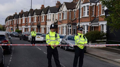 '​Londonda terrorchilikda gumon qilingan 3 nafar qiz qo`lga olindi'ning rasmi