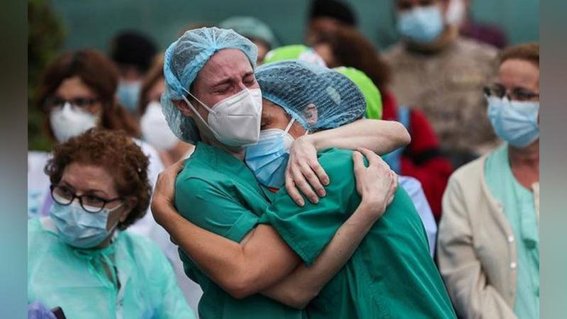 '"Avvalgilarning hech biriga o`xshamaydi". Koronavirusning yangi turi tarqalmoqda: 20A.EU1'ning rasmi