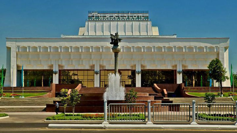 'Madaniyat vazirligi "Turkiston" san`at saroyiga ko`chadi'ning rasmi