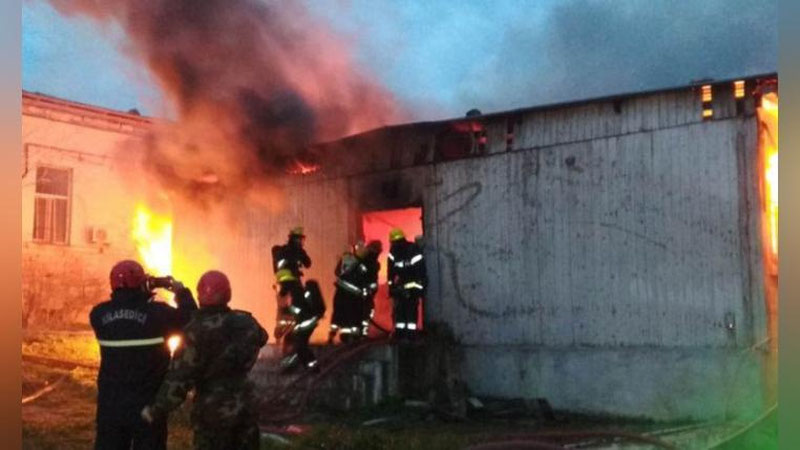 Изрображение 'СТРАШНЫЙ ПОЖАР В БАКУ: 30 ЧЕЛОВЕК ПОГИБЛИ (ВИДЕО)'