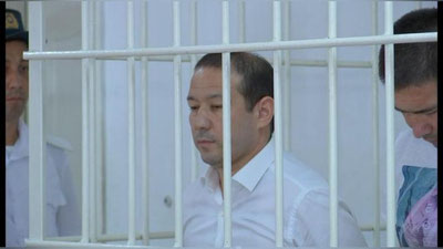 '«ЧИНОЗЛИК АҲМАДБОЙ»НИНГ СУД ЖАРАЁНЛАРИДАН МАХСУС РЕПОРТАЖ ТАЙЁРЛАНДИ (ВИДЕО)'ning rasmi