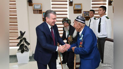 '«Temurbeklar maktabi»ning bitiruvchilari oliy o`quv yurtlariga imtihonsiz qabul qilinadi'ning rasmi