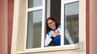 'Osiyo chempioniga prezident sovg`asi — ikki xonali kvartira kaliti topshirildi'ning rasmi