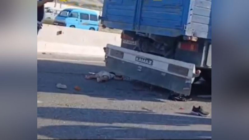 'Samarqandda Kamaz ona va uning ikki bolasini bosib ketdi'ning rasmi