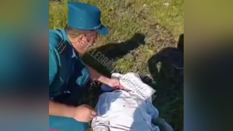Изрображение 'В поле в Джизакской области найден труп мужчины'