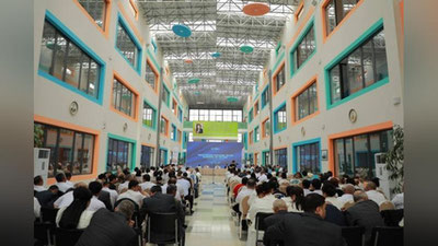 'Sirdaryoda “Maktabdan tashqari ta`lim: muammo va echimlar” mavzusidagi 1-Respublika forumi bo`lib o`tdi'ning rasmi