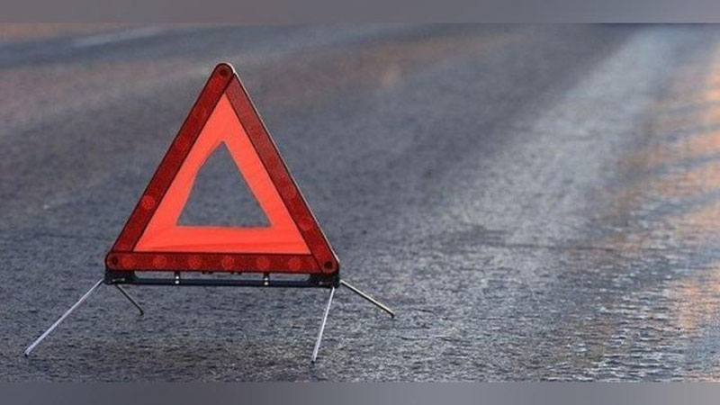 'Sirdaryoda yuk mashinasi avtobusga borib urildi'ning rasmi