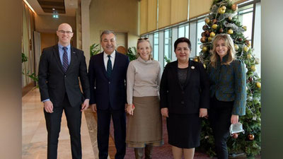 'Tanzila Narbaeva AQSh Davlat kotibi yordamchisi bilan uchrashdi'ning rasmi