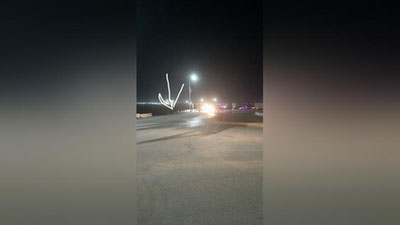 'Samarqandda suv quvuri yorilishi oqibatida xalqaro yo`lning bir qismi o`pirilib tushdi'ning rasmi