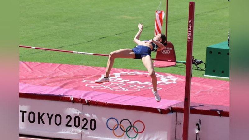 Yetuk porno Va u sekin uning hol pubis uning jinsiy olatni kiritdi