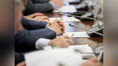 'Davlat hokimiyati va boshqaruvi organlari faoliyatining ochiqligi to`g`risidagi qonunchilikni buzgan mansabdor shaxslarga javobgarlik belgilash taklif qilinmoqda'ning rasmi