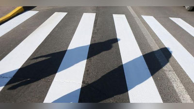 'Namanganda yo`lni kesib o`tayotgan ona va qizni "Nexia" urib ketdi'ning rasmi