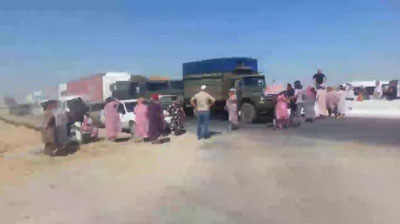 'Samarqandda transportlar  harakatlanishiga to`sqinlik qilgan ayollar javobgarlikka tortildi'ning rasmi