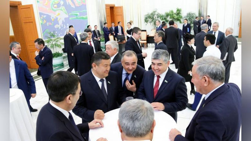 'Hokim va "zamxokim"larning reytingi e`lon qilindi'ning rasmi