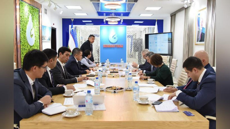 '“O`zbekneftgaz”: Boshqaruv raisi “Gazmprobank”ning Aleksey Matveev boshchiligdagi delegasiya a`zolari bilan muhokamalar o`tkazdi (Foto)'ning rasmi