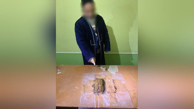 'Самарқандда 65 ёшли кекса қарийб 500 гр. "опий"ни контрабанда йўли билан Ўзбекистонга олиб кирди'ning rasmi